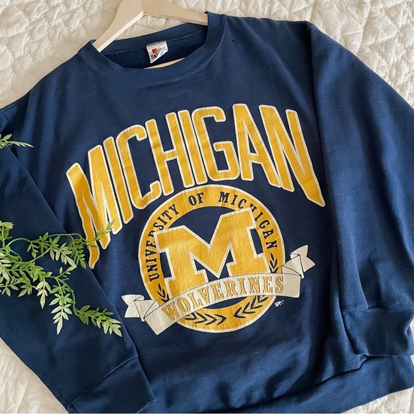 SOLD Vintage Michigan Wolverine Sweatshirt - Picture 5 of 6